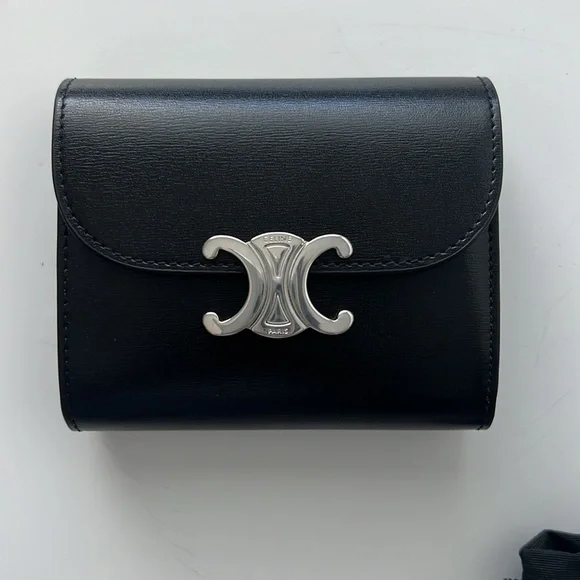 美品‼️CELINE ♡ Vintage ♡ mini Wallet CELINE Shiny Smooth Lambskin Small Triomphe Wallet Vintage